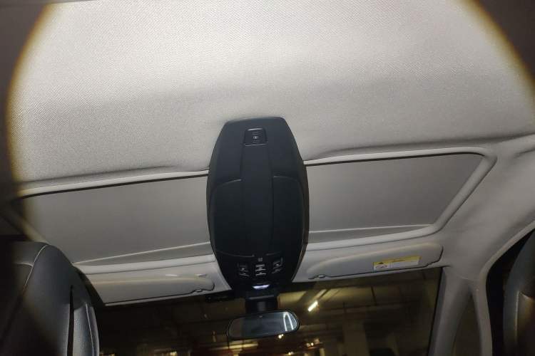 Used DS 5 2014 1.6T Luxury Edition THP160 Headliner