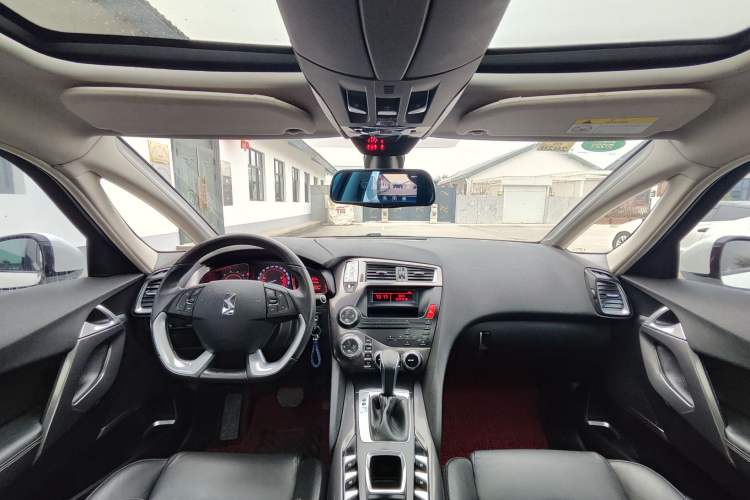 Used DS 5 2014 1.6T Elegant Version THP160 Interior 1