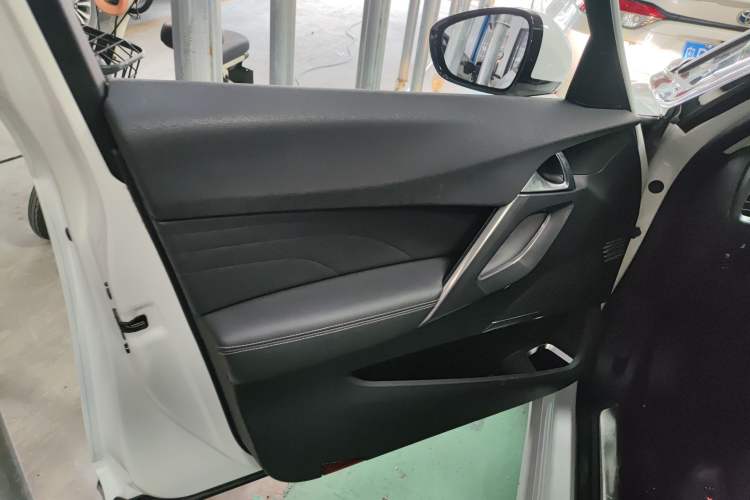 Used DS 5 2014 1.6T Luxury Edition THP160 Left Front Door Interior