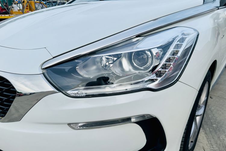 Used DS 5 2014 1.6T Luxury Edition THP160 Left Front Headlight