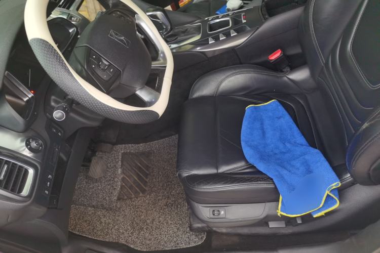 Used DS 5 2014 1.6T Luxury Edition THP160 Left Front Seat