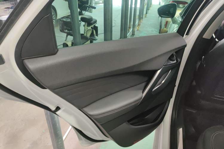 Used DS 5 2014 1.6T Luxury Edition THP160 Left Rear Door Interior