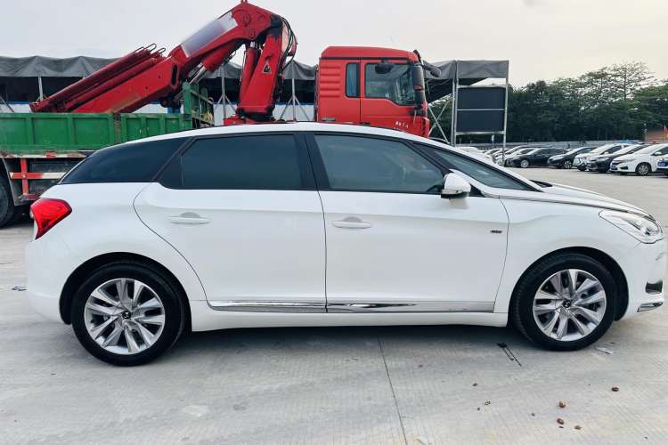 Used DS 5 2014 1.6T Luxury Edition THP160 Left Side