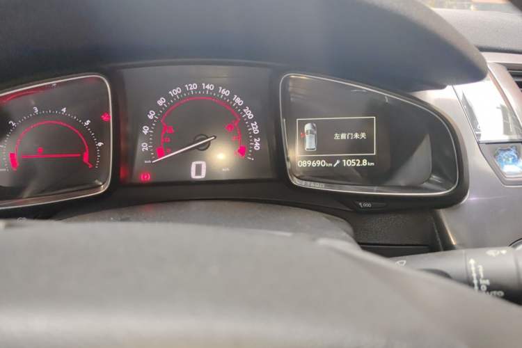 Used DS 5 2014 1.6T Luxury Edition THP160 Odometer Close Up
