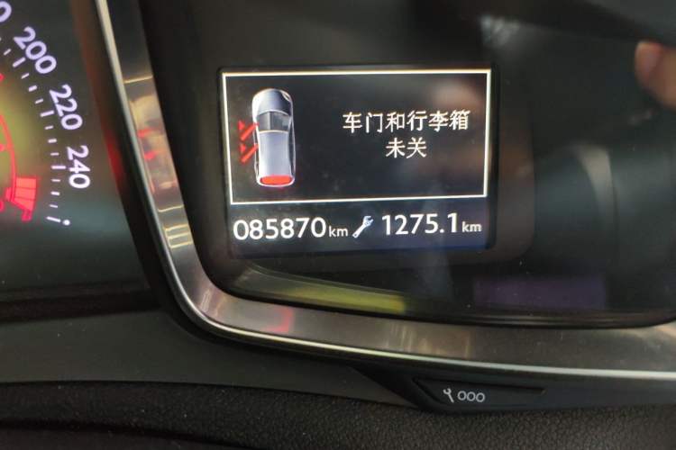 Used DS 5 2014 1.6T Luxury Edition THP160 Odometer Close Up
