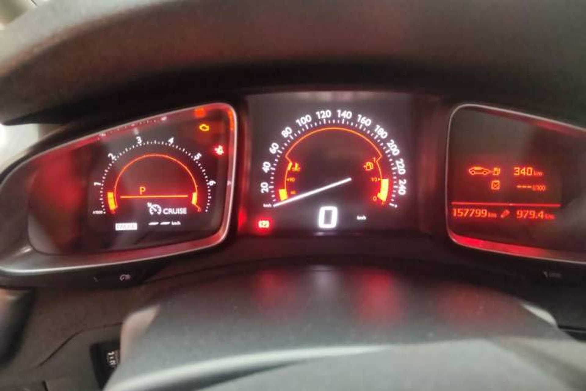 Used DS 5 2014 1.6T Elegant Version THP160 Odometer Close Up