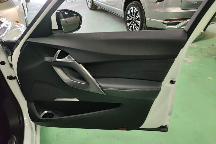 Used DS 5 2014 1.6T Luxury Edition THP160 Right Front Door Interior