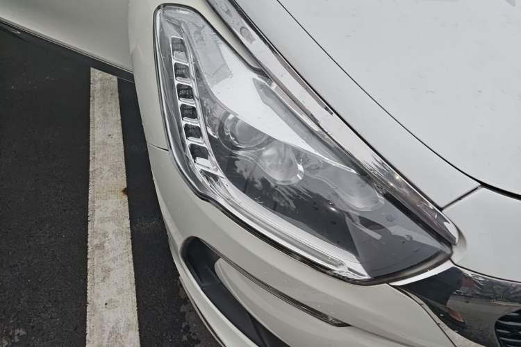 Used DS 5 2014 1.6T Luxury Edition THP160 Right Front Headlight