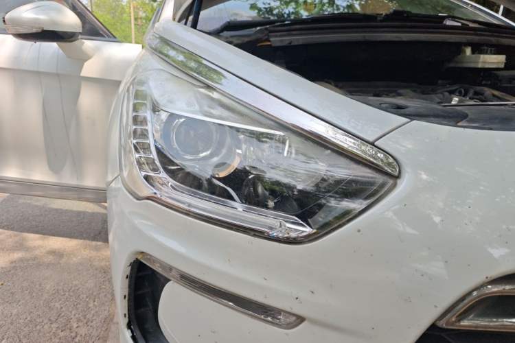 Used DS 5 2014 1.6T Luxury Edition THP160 Right Front Headlight