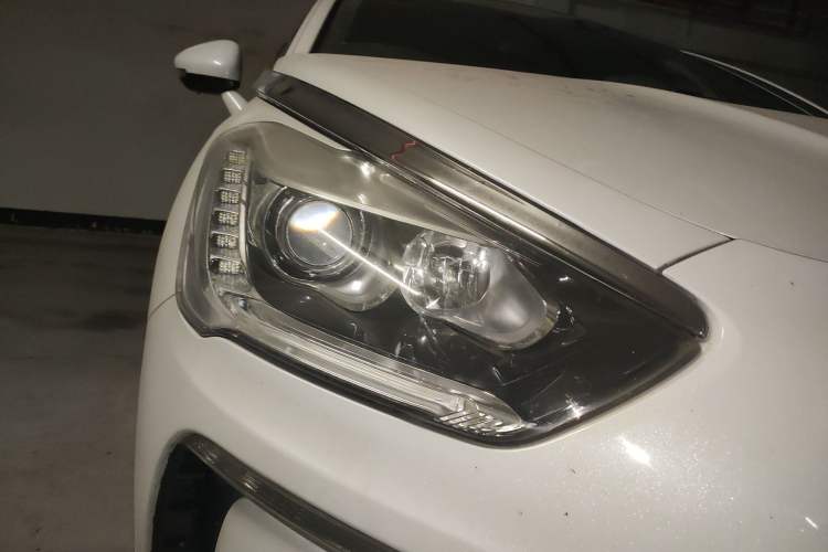 Used DS 5 2014 1.6T Luxury Edition THP160 Right Front Headlight