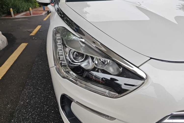 Used DS 5 2014 1.6T Luxury Edition THP160 Right Front Headlight