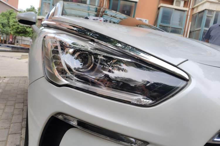 Used DS 5 2014 1.6T Luxury Edition THP160 Right Front Headlight