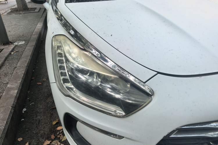 Used DS 5 2014 1.6T Luxury Edition THP200 Right Front Headlight