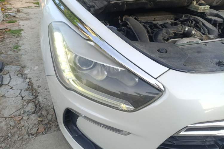 Used DS 5 2014 1.6T Elegant Version THP160 Right Front Headlight