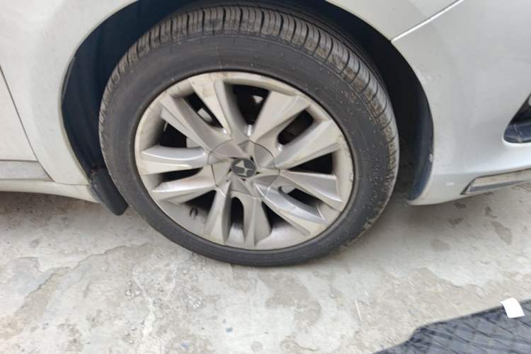 Used DS 5 2014 1.6T Luxury Edition THP160 Right Front Wheel Hub