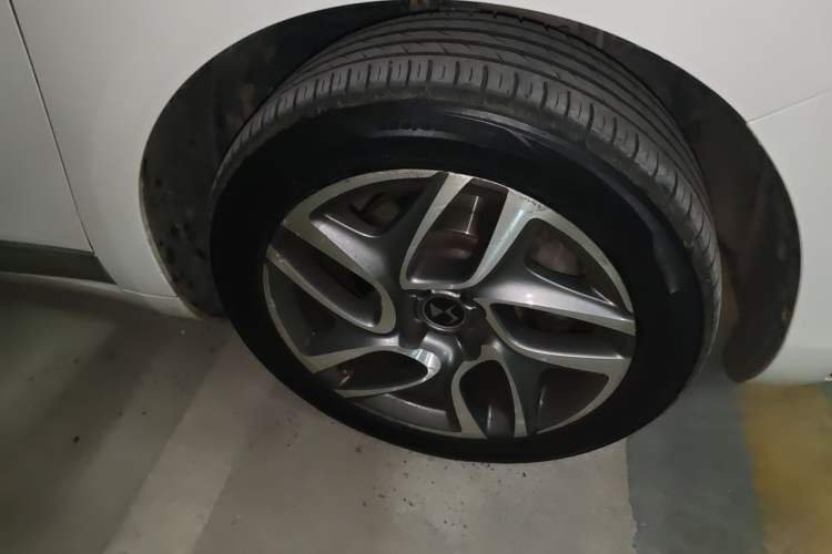 Used DS 5 2014 1.6T Elegant Version THP160 Right Front Wheel Hub