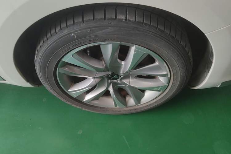 Used DS 5 2014 1.6T Luxury Edition THP160 Right Front Wheel Hub