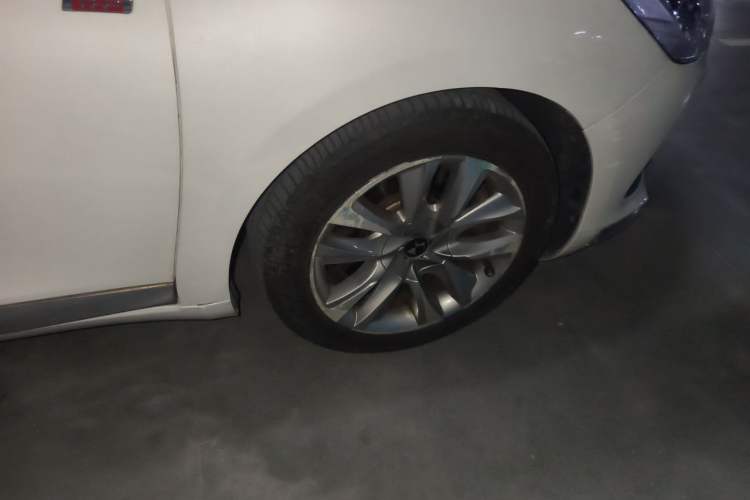 Used DS 5 2014 1.6T Luxury Edition THP200 Right Front Wheel Hub