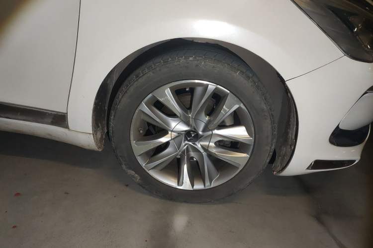 Used DS 5 2014 1.6T Luxury Edition THP160 Right Front Wheel Hub