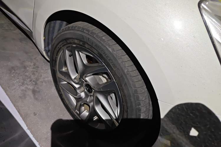 Used DS 5 2014 1.6T Elegant Version THP160 Right Front Wheel Hub