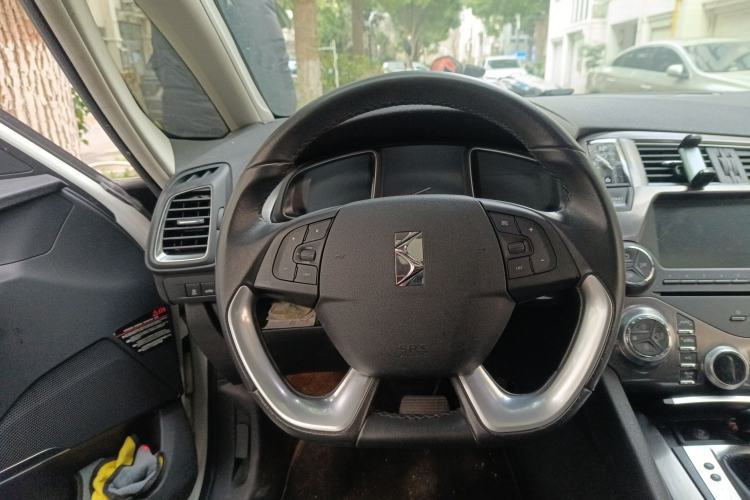 Used DS 5 2014 1.6T Luxury Edition THP160 Steering Wheel