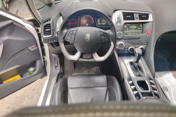 Used DS 5 2014 1.6T Luxury Edition THP160 Steering Wheel