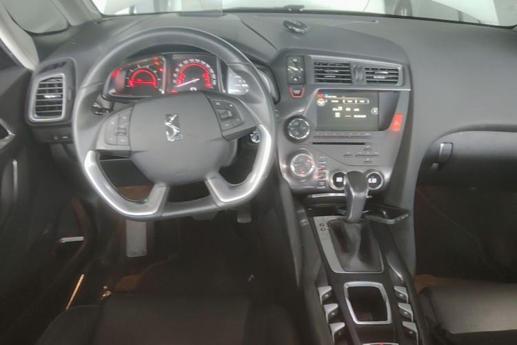 Used DS 5 2014 1.6T Luxury Edition THP160 Steering Wheel