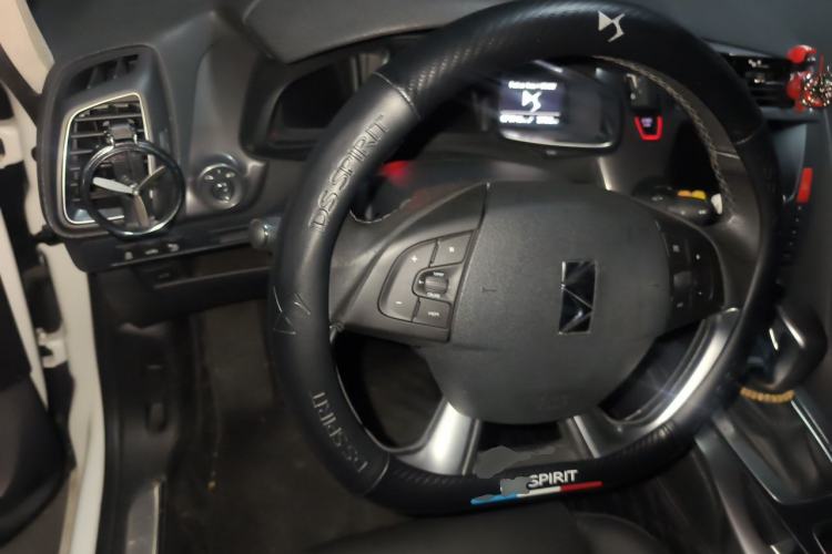 Used DS 5 2014 1.6T Luxury Edition THP200 Steering Wheel