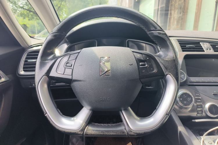 Used DS 5 2014 1.6T Luxury Edition THP160 Steering Wheel