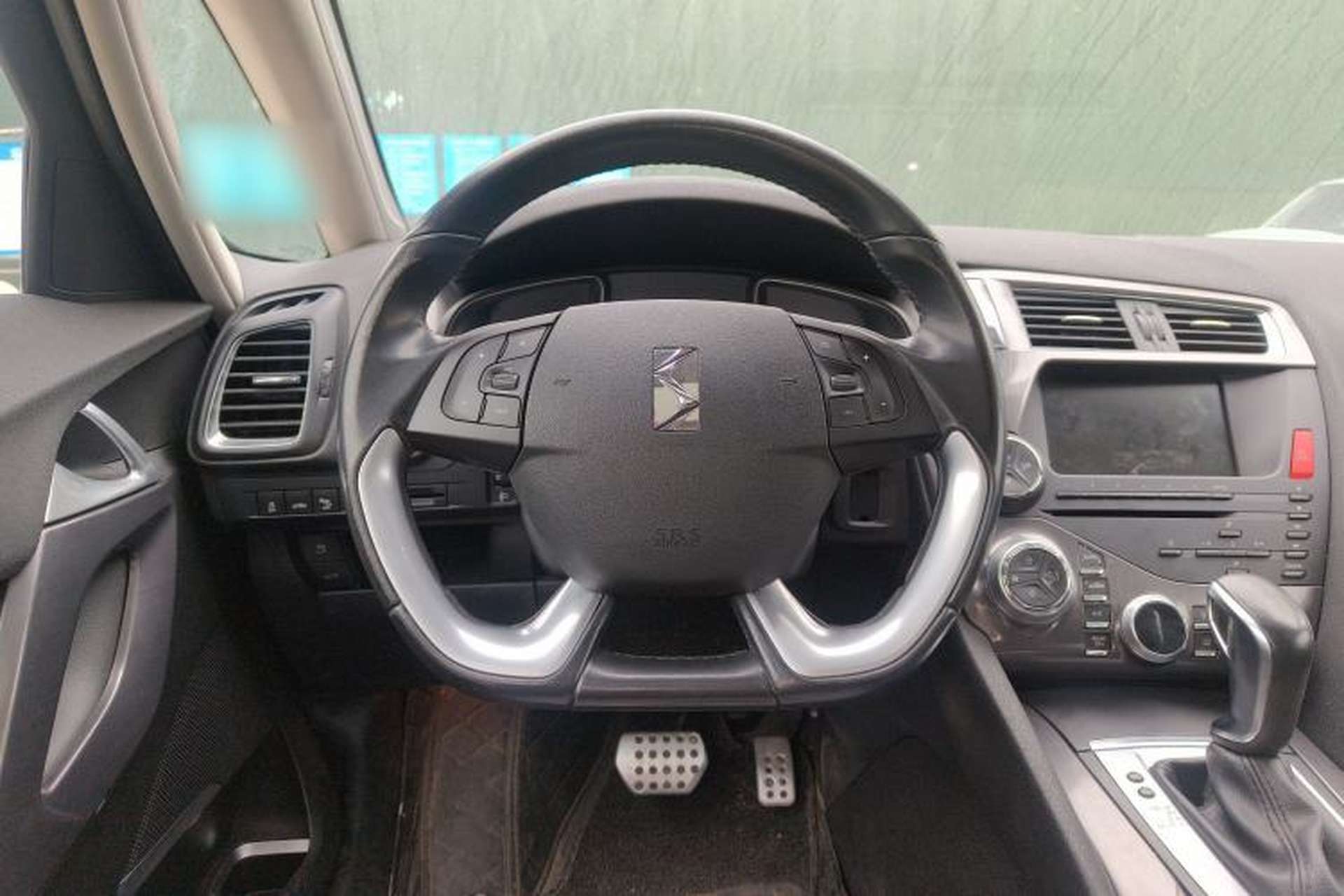 Used DS 5 2014 1.6T Luxury Edition THP200 Steering Wheel