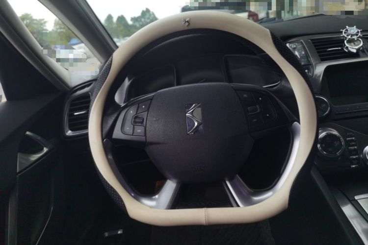 Used DS 5 2014 1.6T Luxury Edition THP160 Steering Wheel