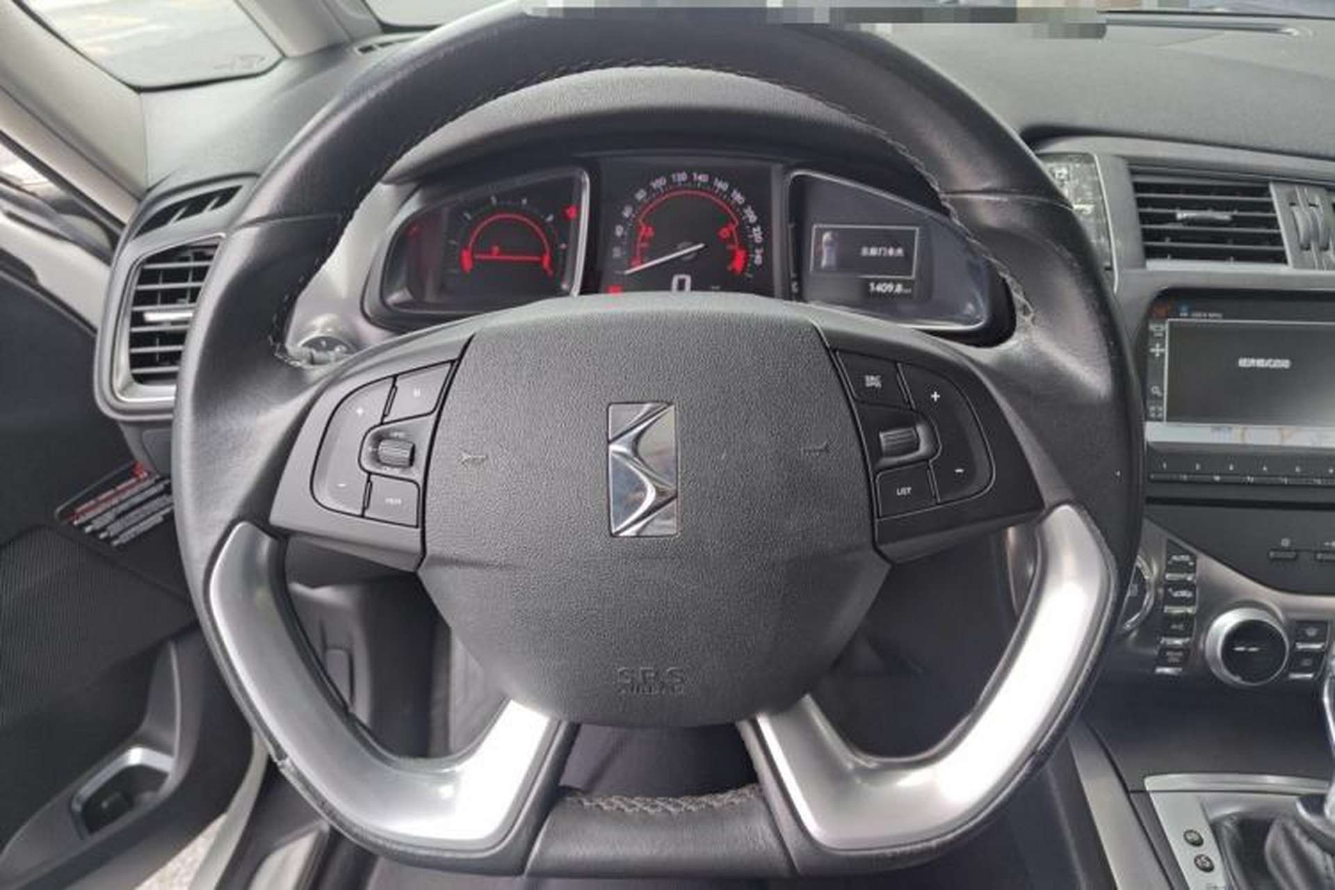 Used DS 5 2014 1.6T Luxury Edition THP160 Steering Wheel