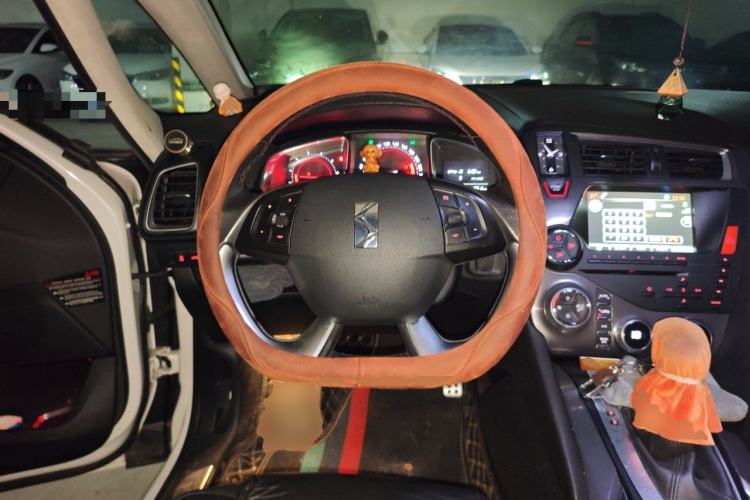 Used DS 5 2014 1.6T Luxury Edition THP200 Steering Wheel