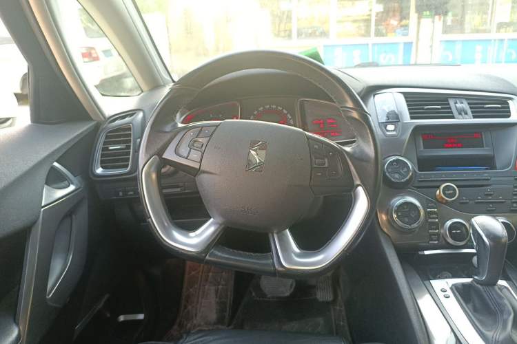 Used DS 5 2014 1.6T Elegant Version THP160 Steering Wheel