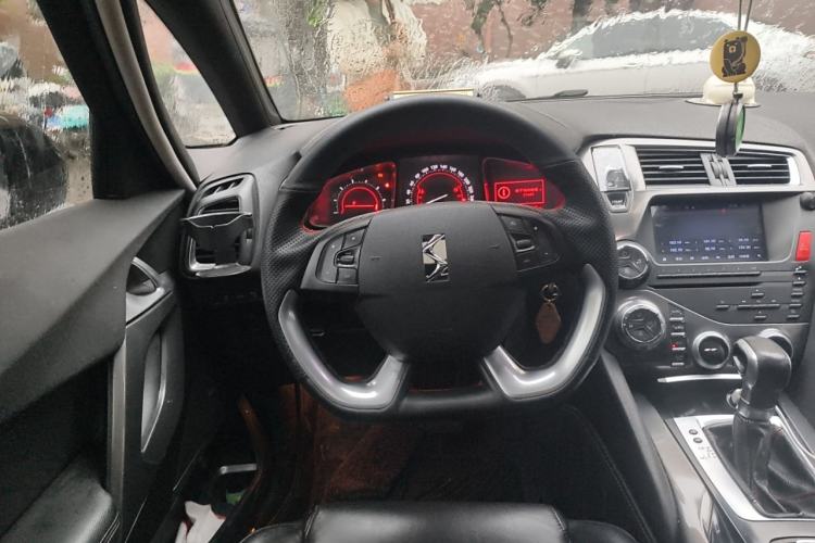 Used DS 5 2014 1.6T Elegant Version THP160 Steering Wheel