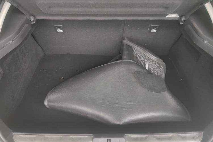Used DS 5 2014 1.6T Luxury Edition THP160 Trunk