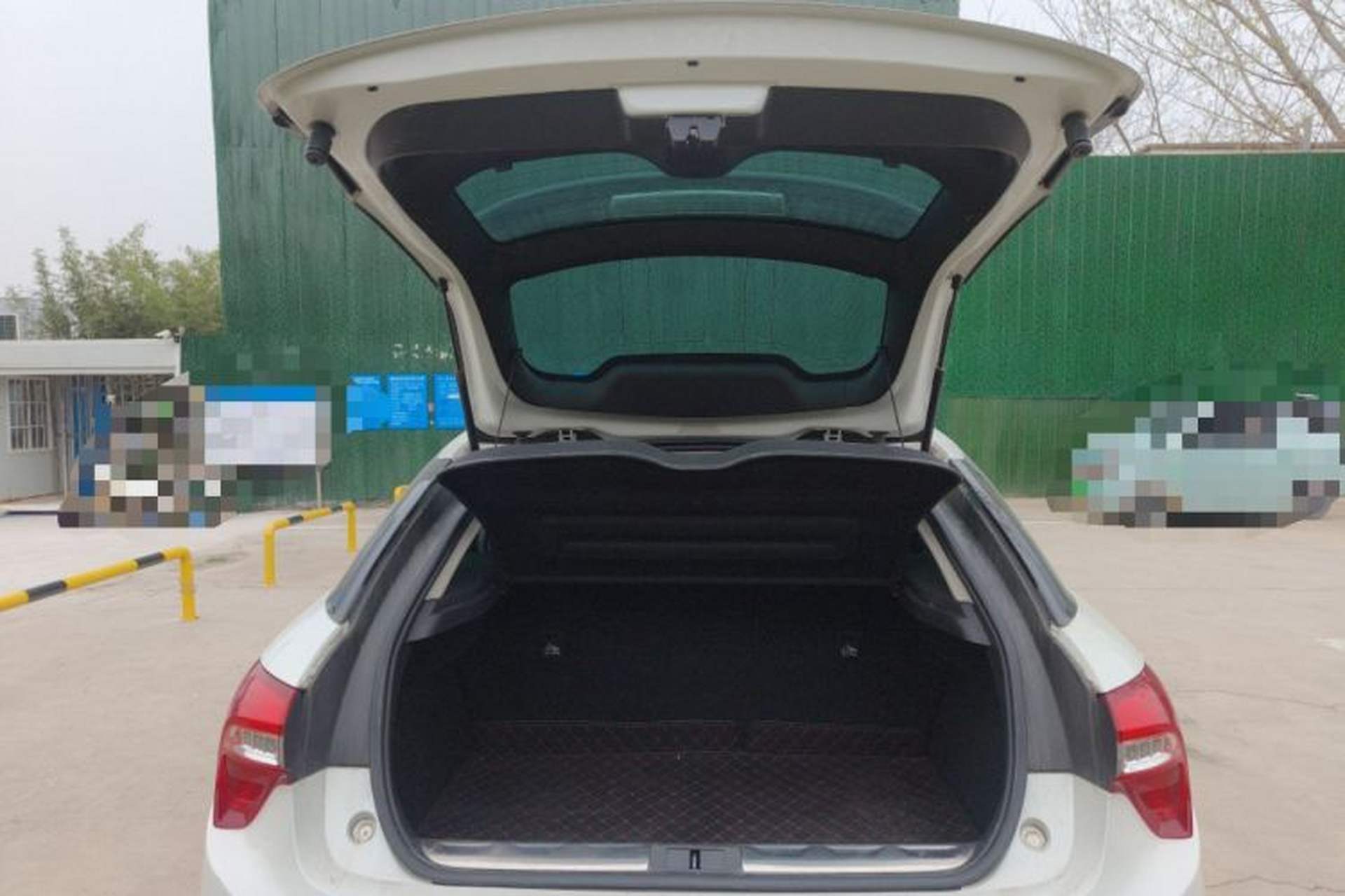 Used DS 5 2014 1.6T Luxury Edition THP200 Trunk