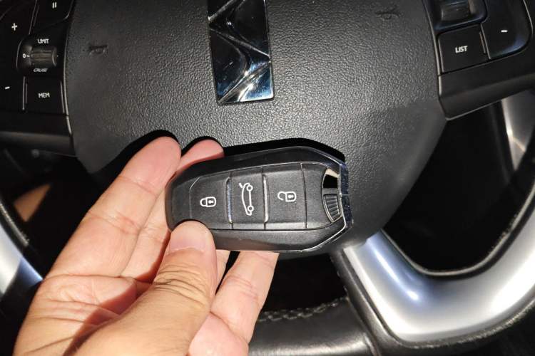 Used DS 5 2014 1.6T Elegant Version THP160 Vehicle Key