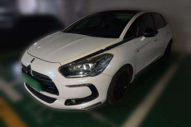 Used DS 5 2014 1.6T Luxury Edition THP200