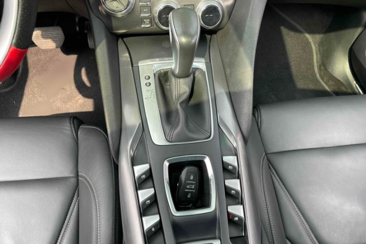 Used DS 5 2014 1.6T Luxury Edition THP160 Gear Lever