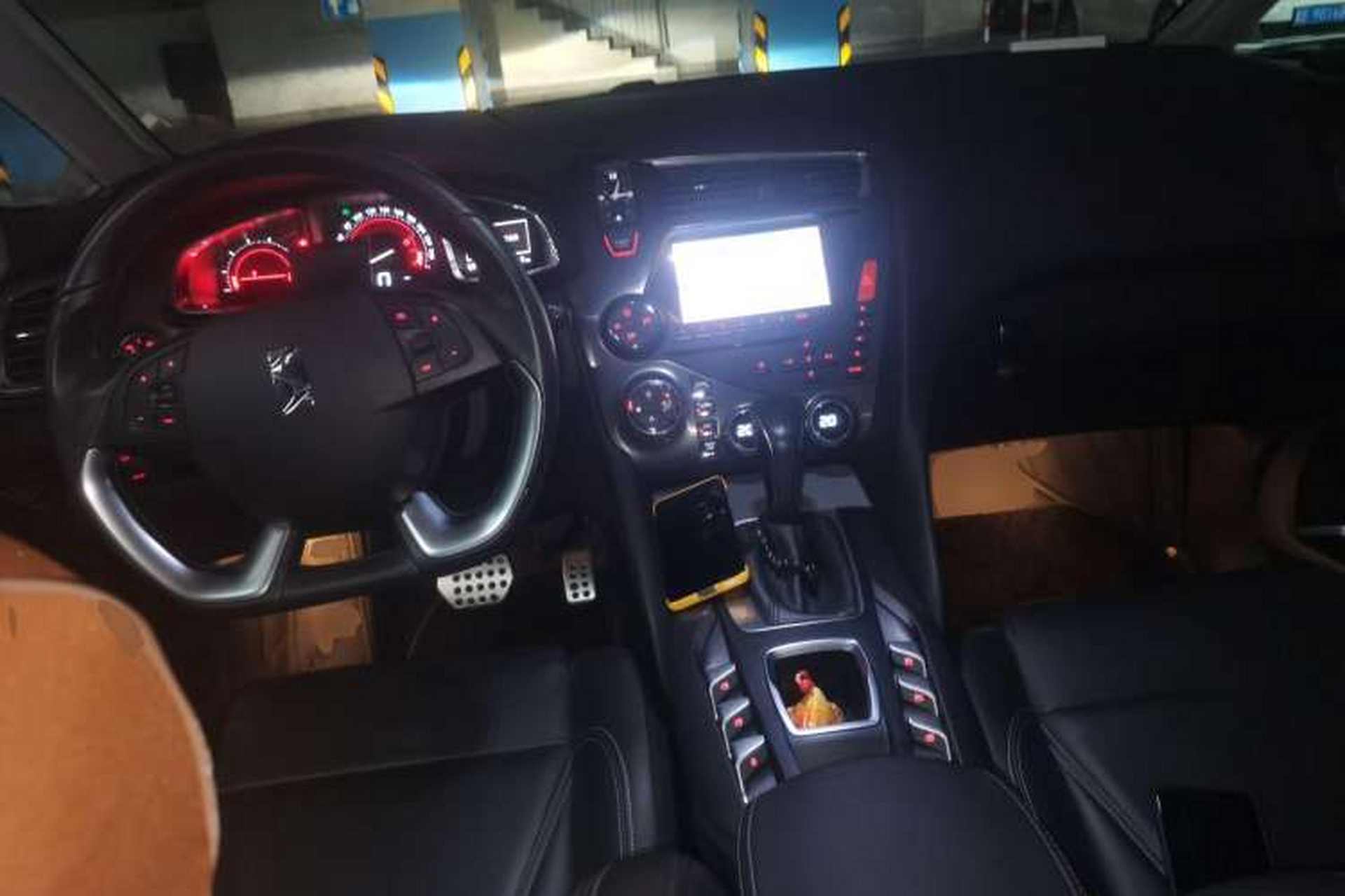 Used DS 5 2015 1.8T Luxury Edition THP200 Center Console
