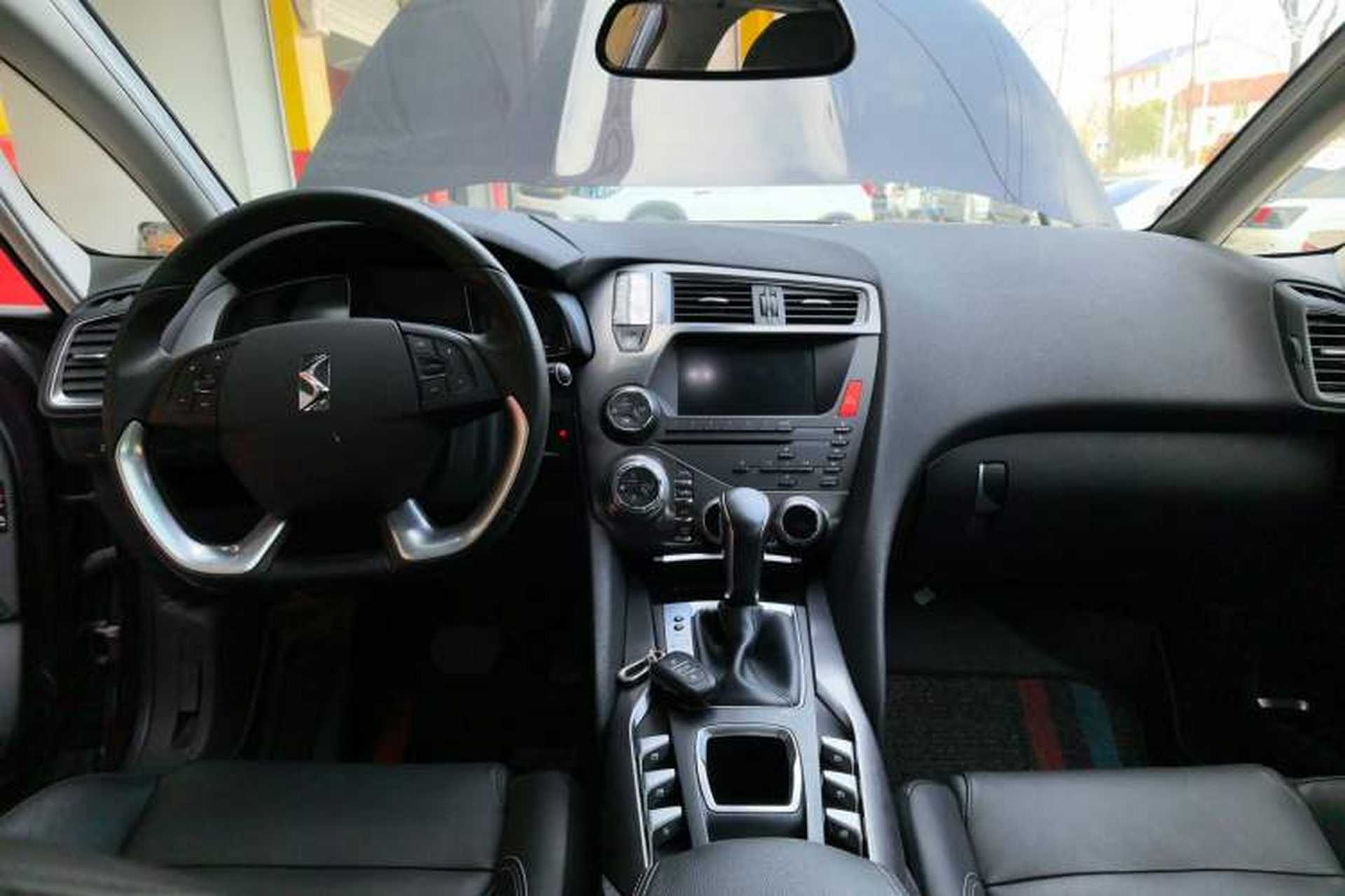 Used DS 5 2015 1.6T Luxury Edition THP160 Center Console