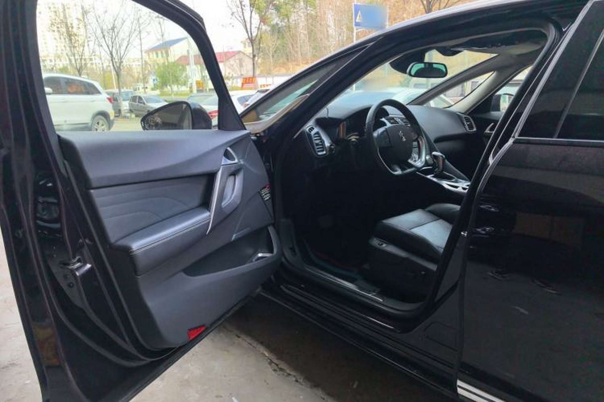 Used DS 5 2015 1.6T Luxury Edition THP160 Driver Seat