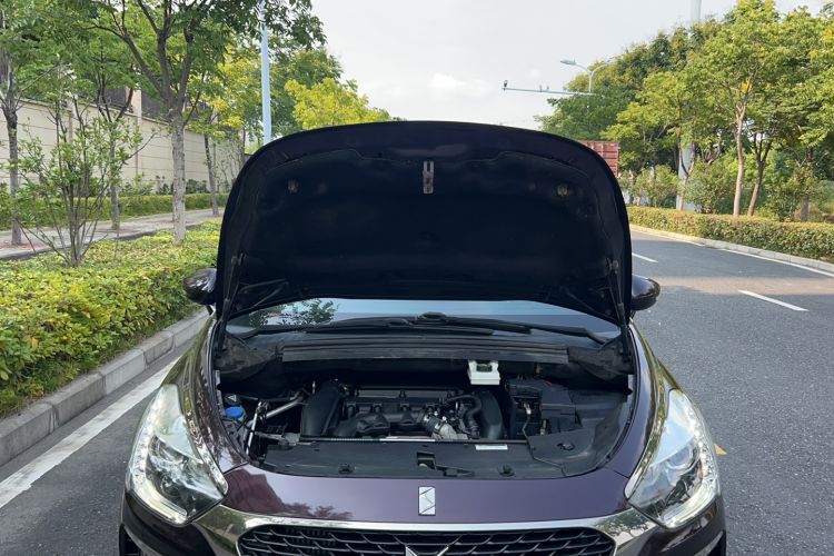 Used DS 5 2015 1.6T Luxury Edition THP160 Engine Bay