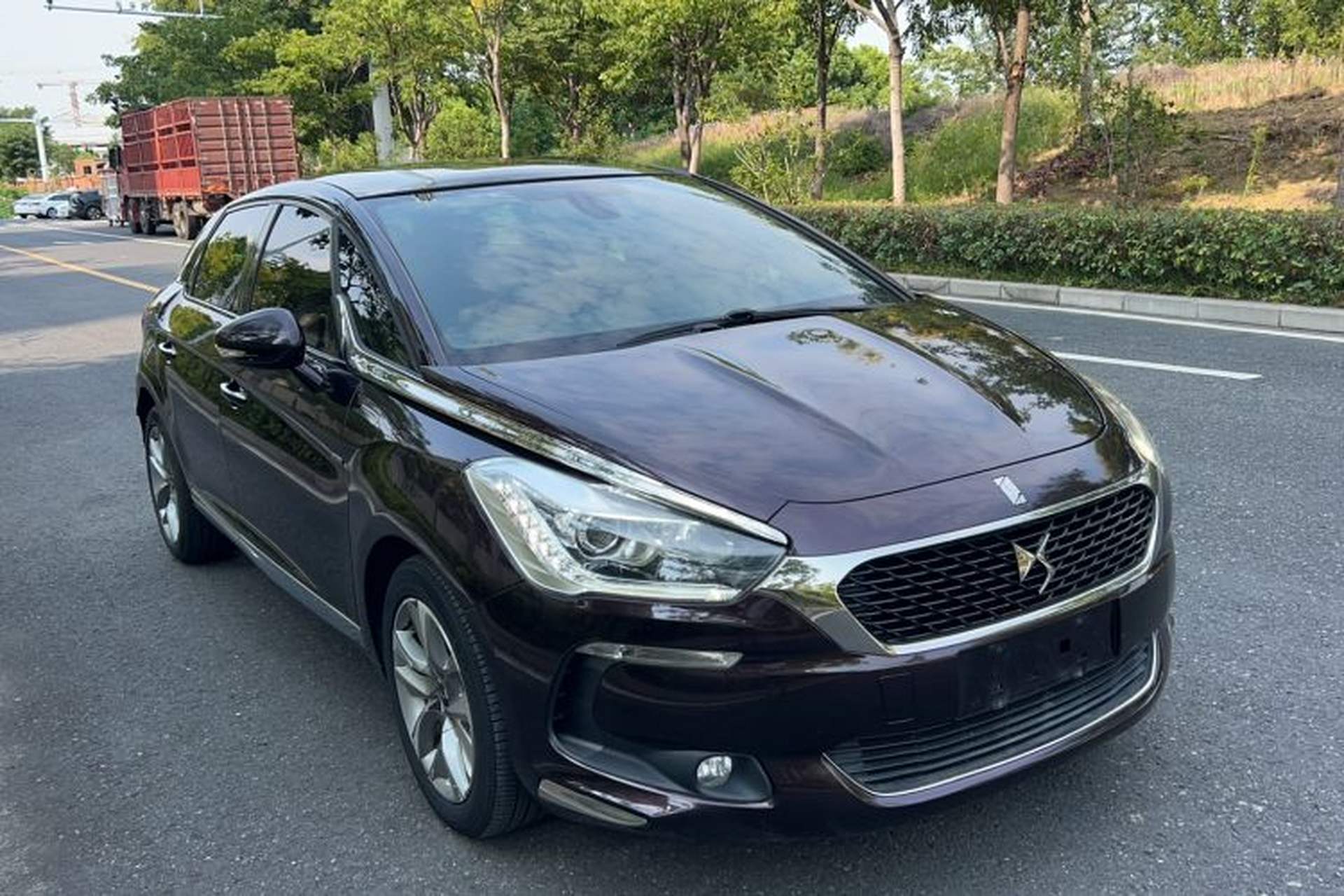 Used DS 5 2015 1.6T Luxury Edition THP160 Exterior 2