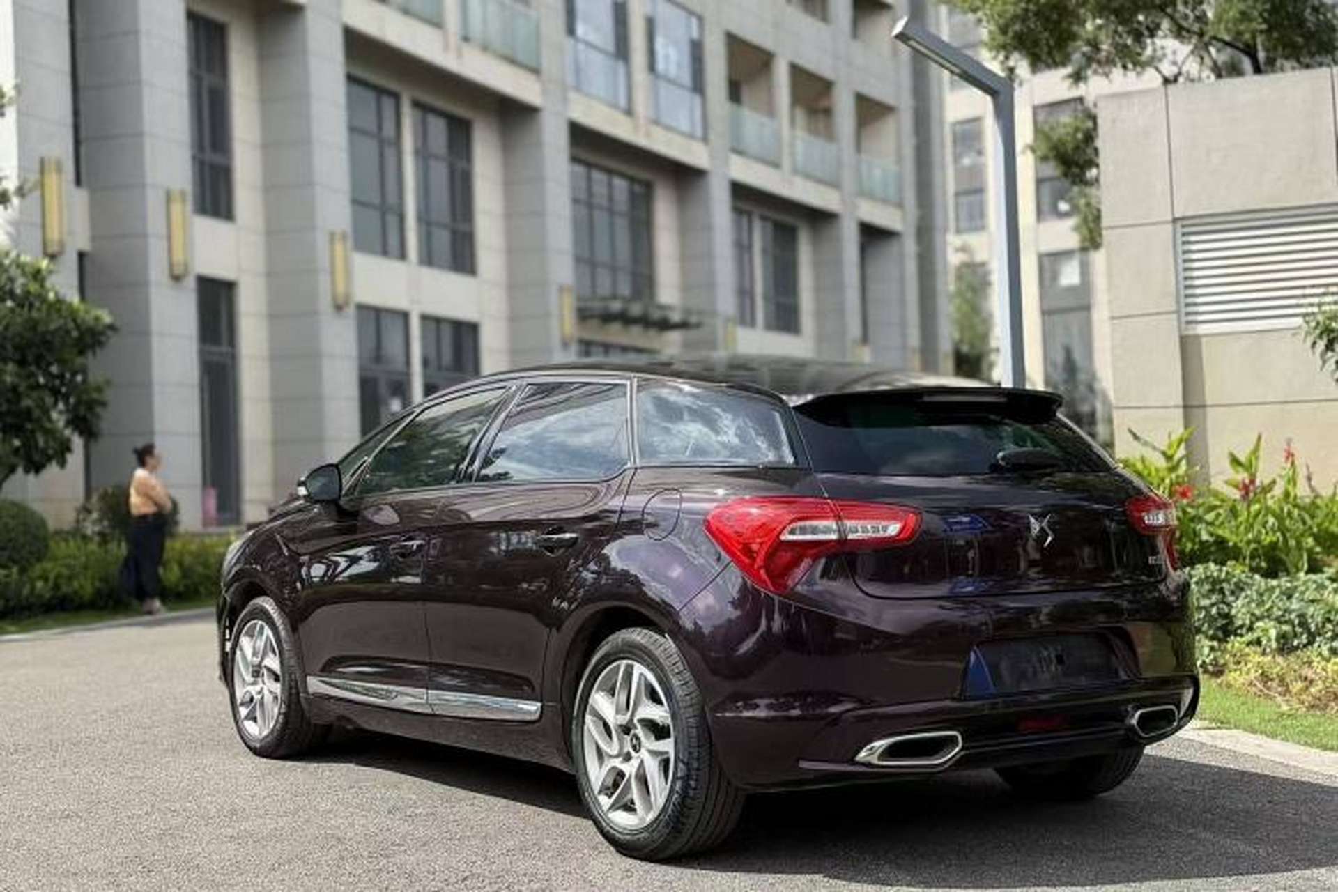 Used DS 5 2015 1.6T Elegant Edition THP160 Exterior 4
