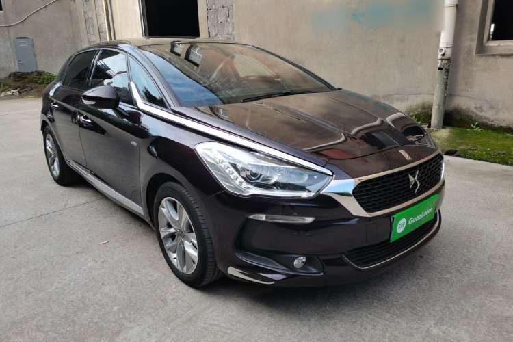 Used DS 5 2015 1.6T Luxury Edition THP160 Front Right 45 Deg