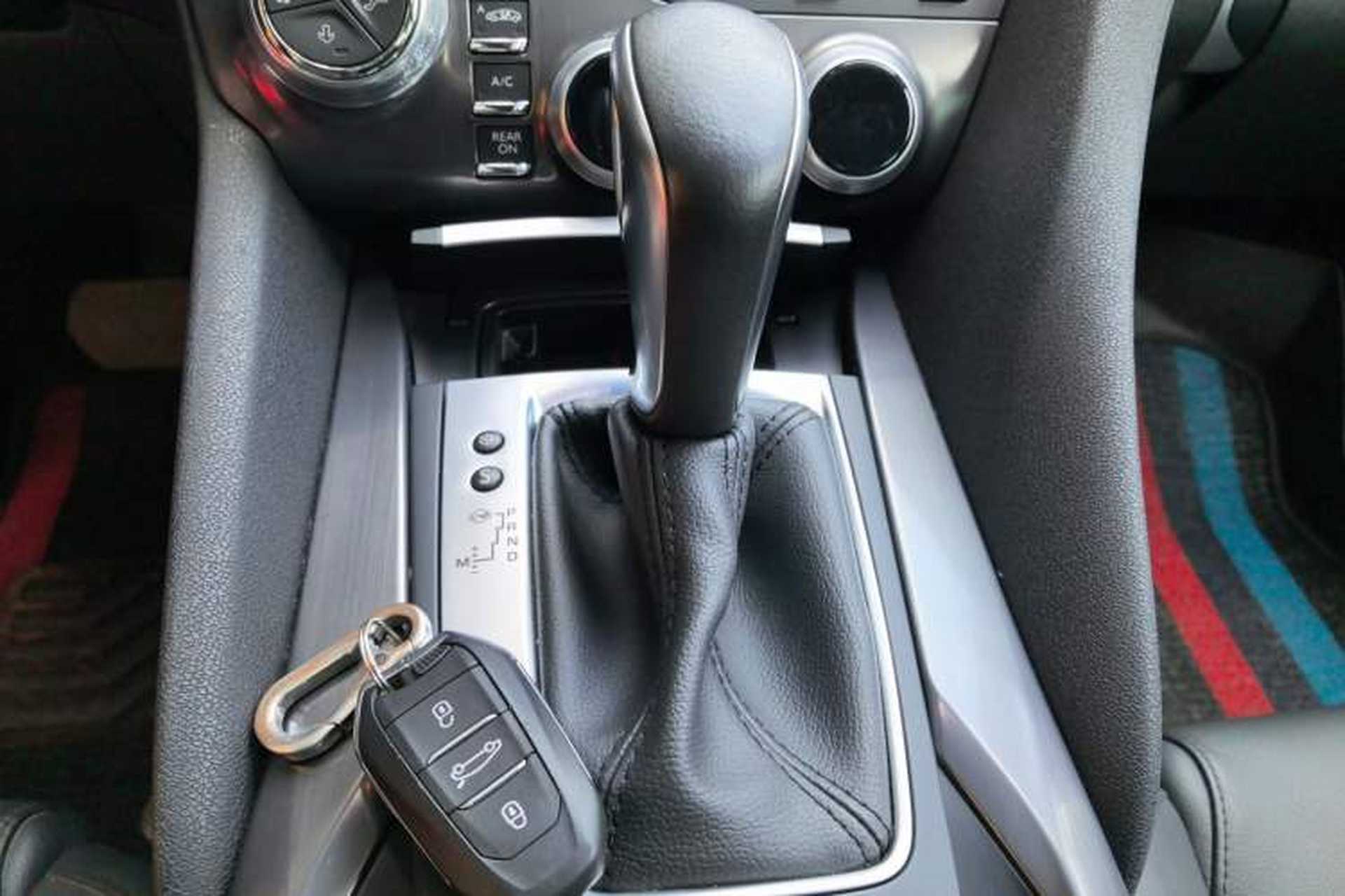 Used DS 5 2015 1.6T Luxury Edition THP160 Gear Lever