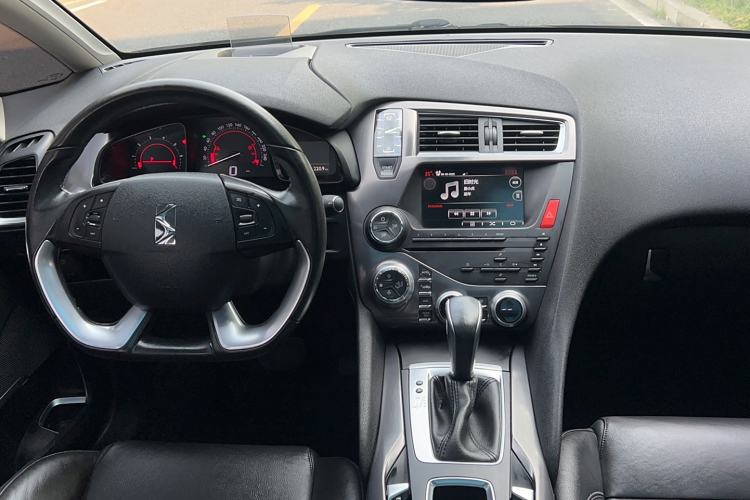Used DS 5 2015 1.6T Luxury Edition THP160 Interior 2