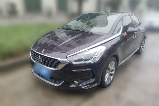 Ojetý DS 5 2015 1.6T Luxury Edition THP160